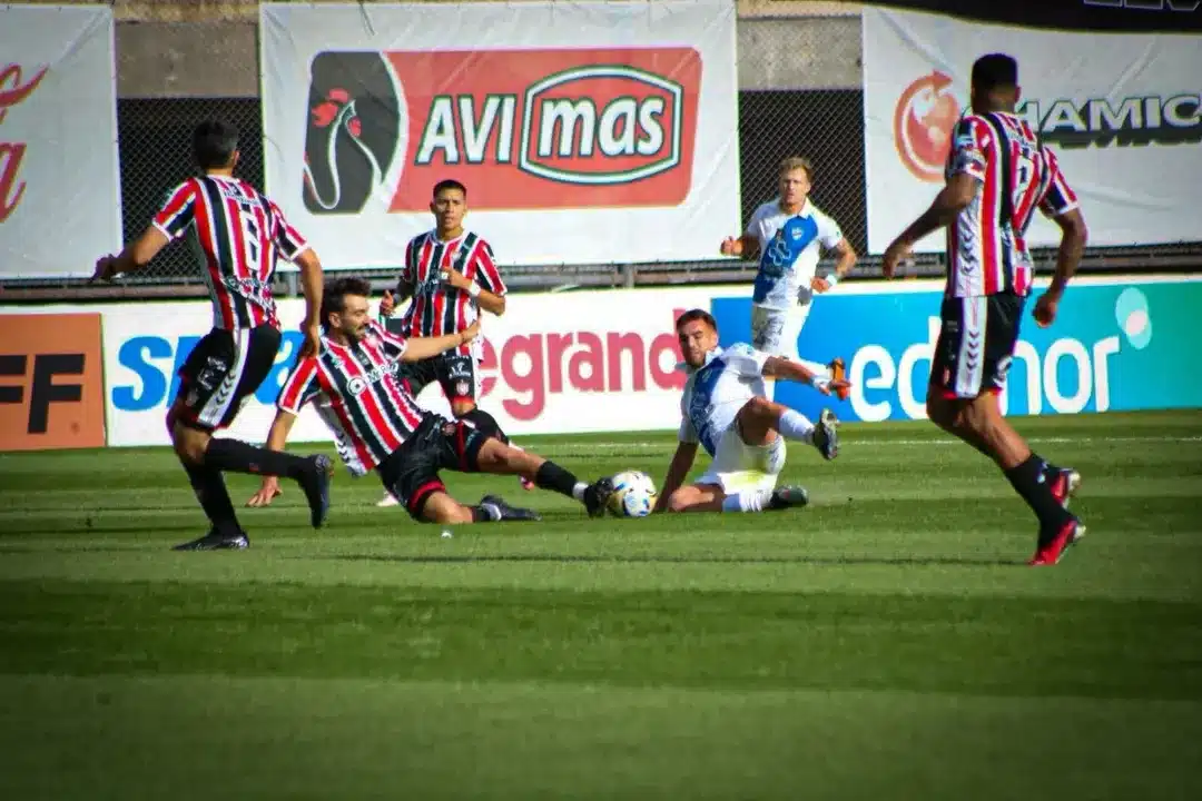 Midland no pudo ante Chacarita y se vuelve de San Martín con las manos vacías