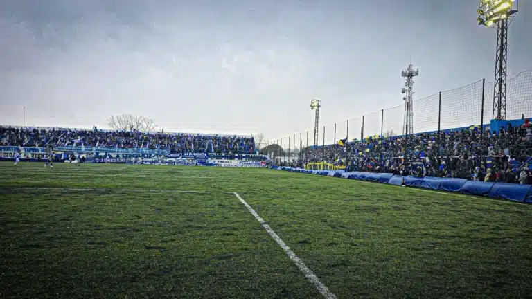 Vuelve el folklore: tras 7 años, la cancha de Midland volvió a recibir público visitante