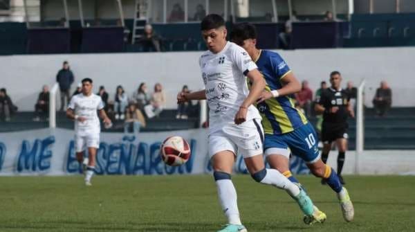 Atenas de Río Cuarto empató ante Juventud Unida y clasificó a la Fase Campeonato del Federal A