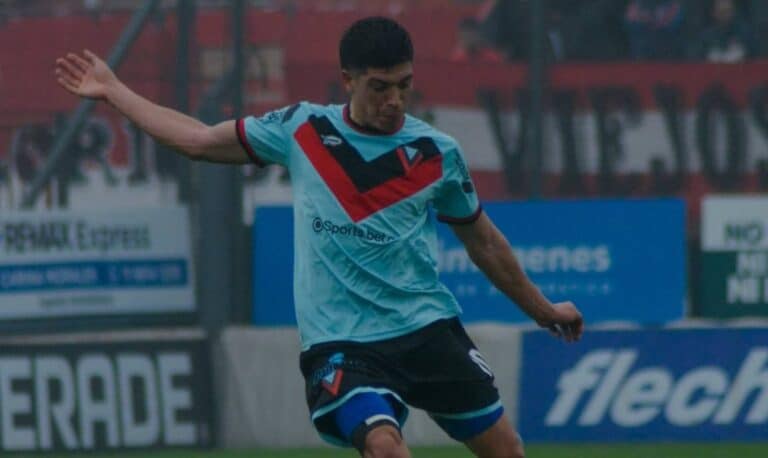 Brown no pudo resistir bajo la lluvia y cayó ante Talleres en Escalada